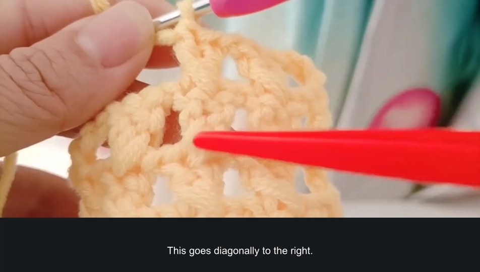Crossed diamond mesh — tutorial video frame
