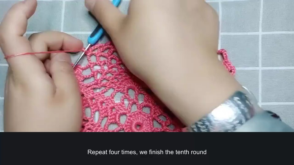 Pineapple-stitch sweater — rounds 10–12 — tutorial video frame