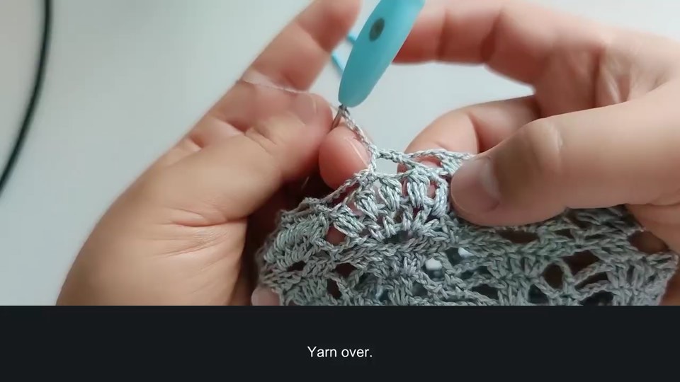 Lace sweater — sixth sleeve group and edging — tutorial video frame