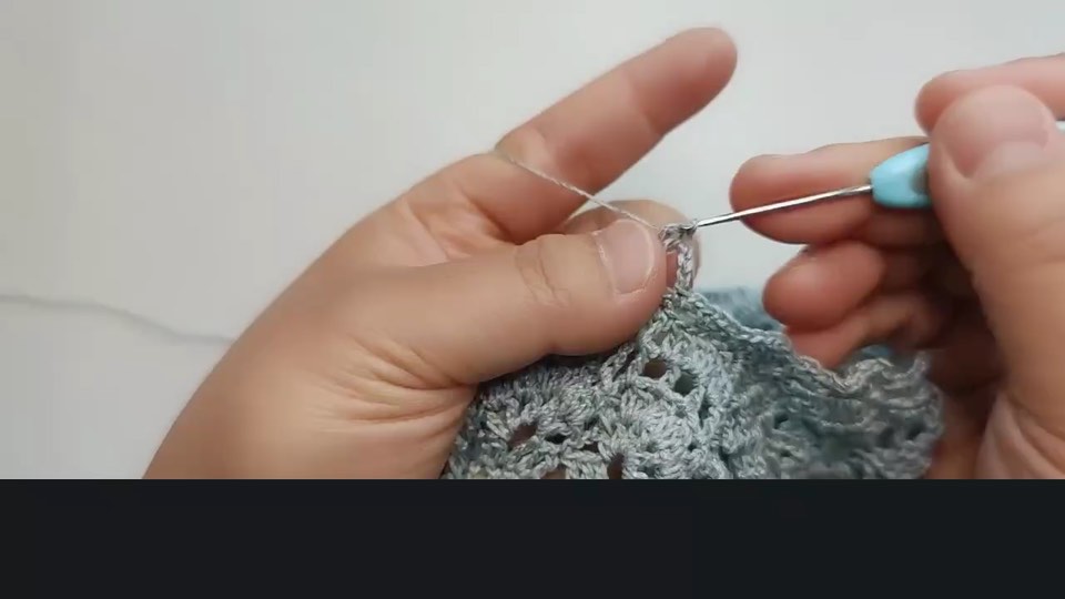 Lace sweater — body pattern — tutorial video frame