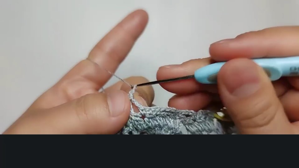 Lace sweater — body increases — tutorial video frame