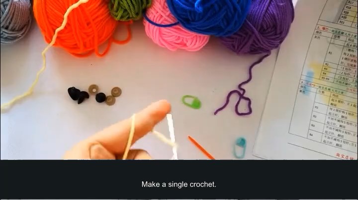 Rainbow puppy amigurumi — head — tutorial video frame
