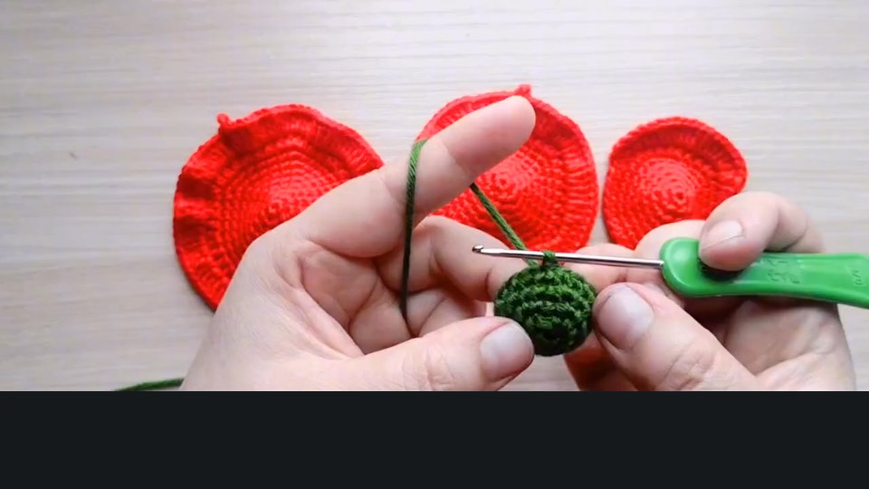 Crochet rose — rose stitch combinations — tutorial video frame